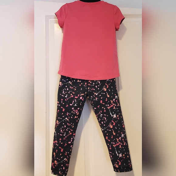 Little Girl's Active Short Sleeve Shirt & Ankle-Length Leggings Outfit - Picture 4 of 7